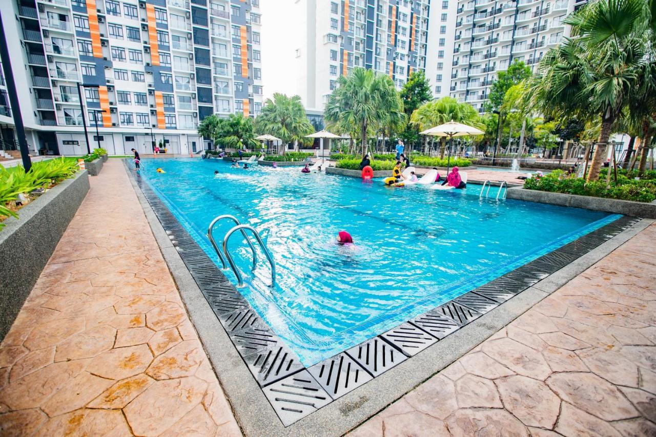 Timur Bay Beach Resort By Subhome Kuantan Exterior foto